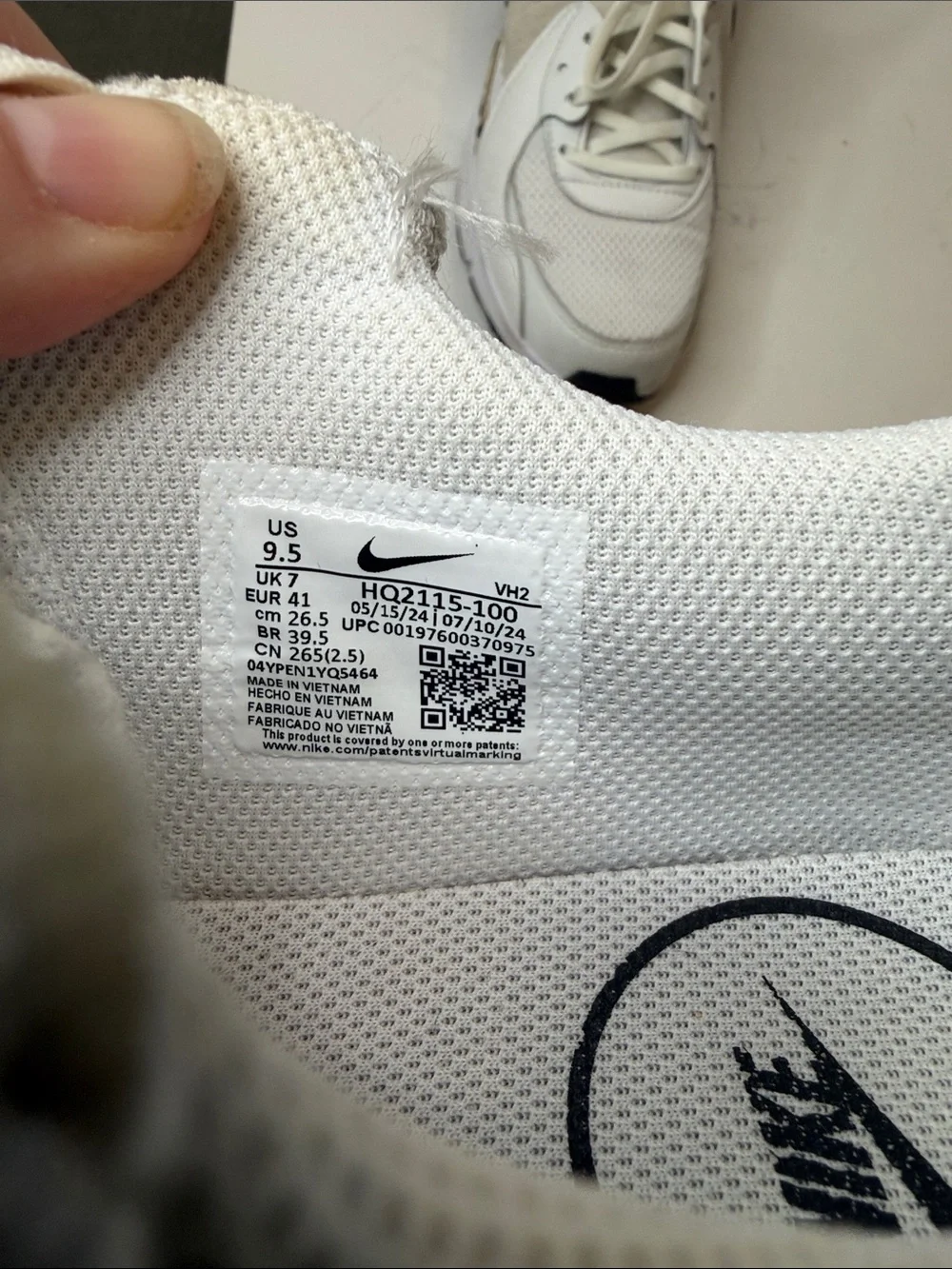 Nike women’s mike